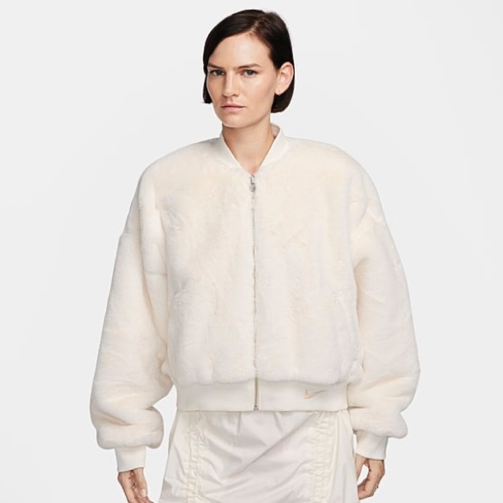 NWT Nike Oversized, 2-in-1 faux fur puffer with gloss finish on reverse side